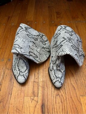 Vintage ACME leather snakeskin cowboy boots heels women’s 7